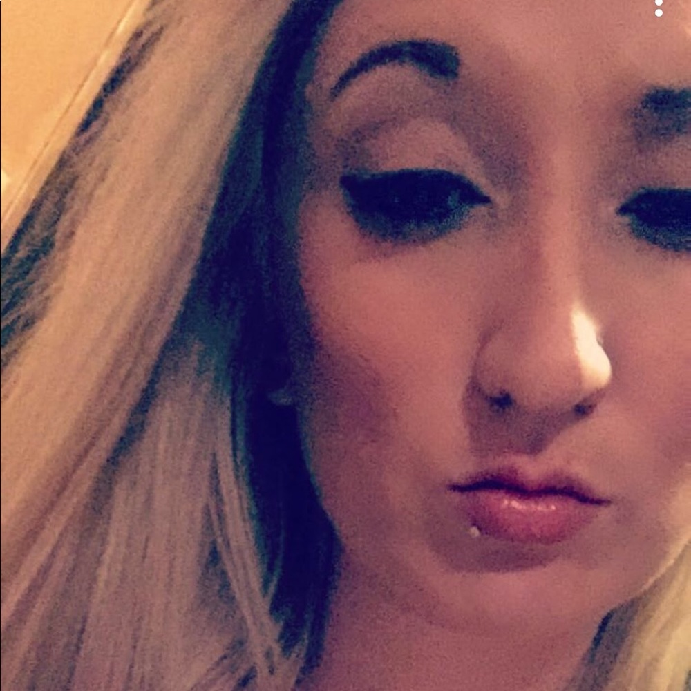 Meet your Posher, Nicollette